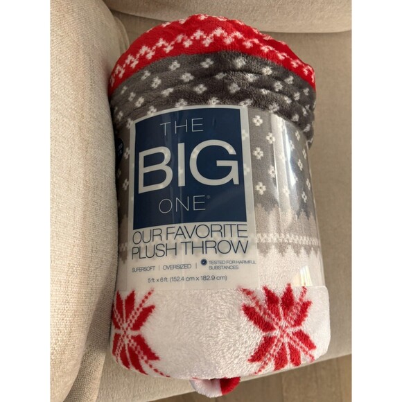 NEW Christmas Red Gray Fairisle Oversize Throw Blanket ~ 5' X 6'  The Big One - Picture 3 of 4